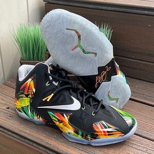 Nike LEBRON 11 'EVERGLADES' - Men’s 10.5 (FREE Matching Tank - L)
